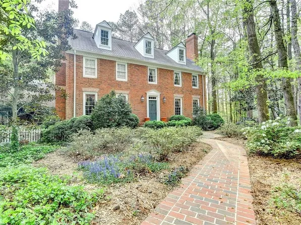 5884 Hammersmith Rd, Stone Mountain, GA 30087
