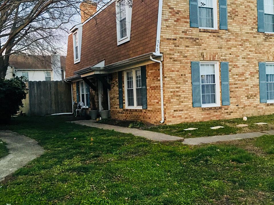 End unit town home!