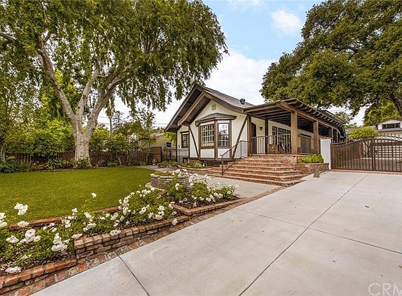 2nd image of 453 Manzanita Ave