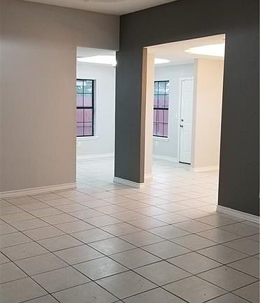 5th image of 5509 N Cypress St