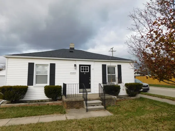 19309 E Forteen Mile Rd, Clinton Township, MI 48035