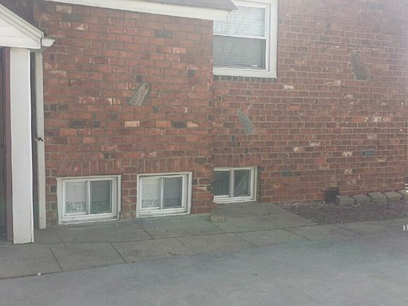 2nd image of 98 Lawson St
