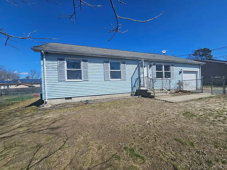 336 Park St — Photo 22