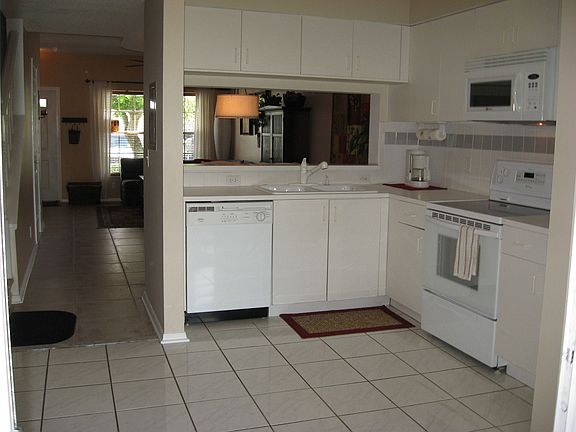 3rd image of 16771 Hemingway Dr