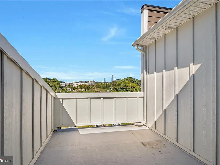 904 Riverplace Dr — Photo 22