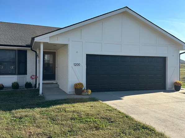 1200 Durham Dr #1, Paola, KS 66071
