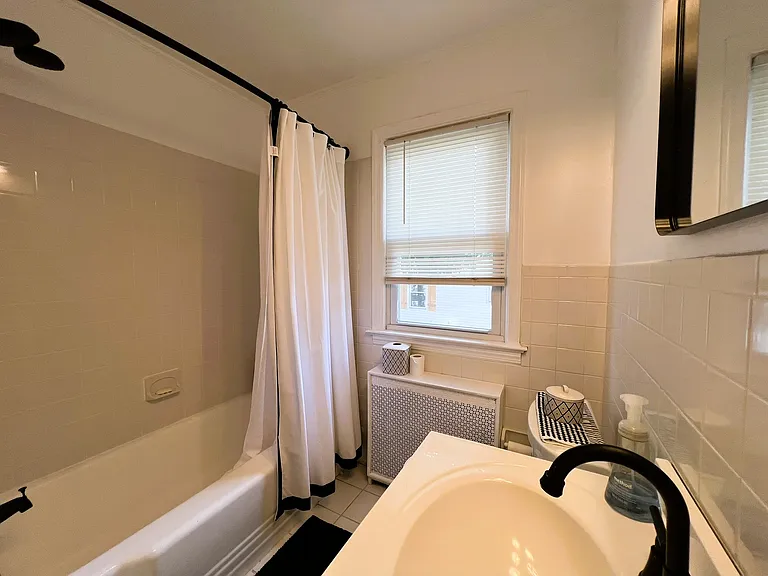 370 Macarthur Ave — Photo 14