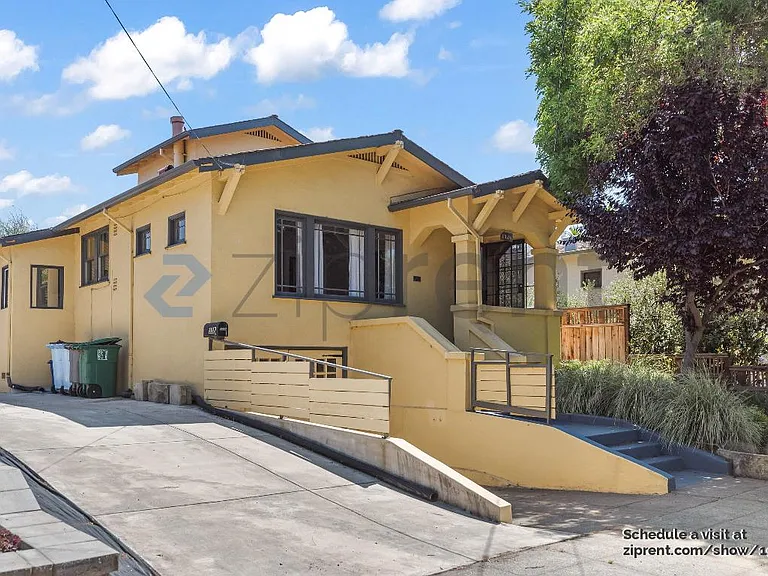 1336 Parker St — Photo 2