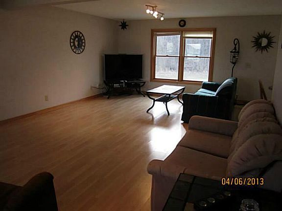 5th image of 570 Woodside Ct