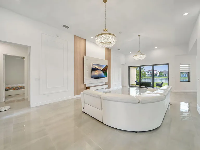 12055 Lake Trail Ln — Photo 8