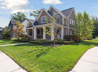 300 Terry Ave, Rochester, MI 48307