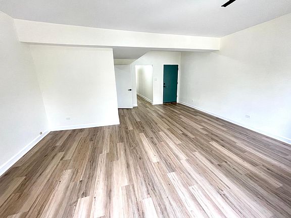 2nd image of 5621 S Prairie Ave #2N