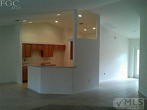 3rd image of 1017 Carroll St E