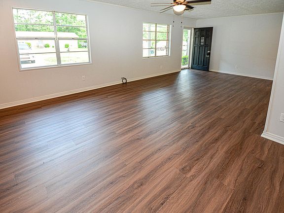 4th image of 249 Lorena Dr