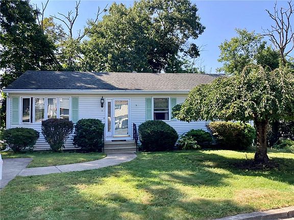 2nd image of 3 Kimberly Ct