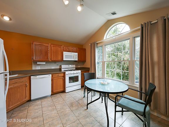 5th image of 30W026 Mayfair Ct #0