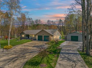 6304 Avon Ln, Cadillac, MI 49601