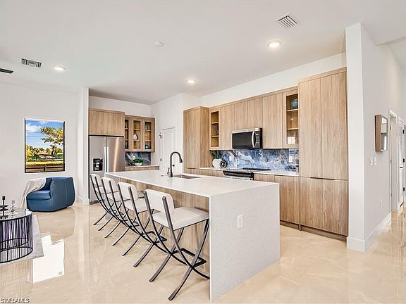 3rd image of 2220 NE 39th TER