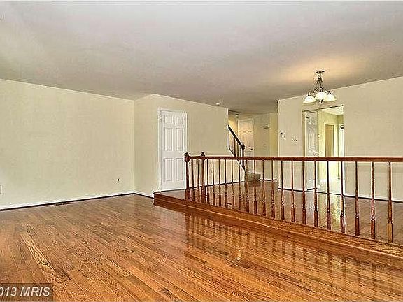 4th image of 11142 Cedarwood Dr