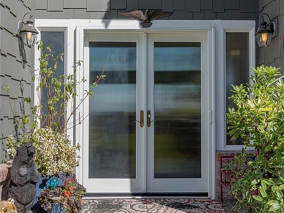 3rd image of 10703 Seaview Dr