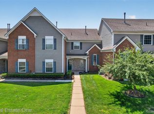 1996 Monarch Dr, Shelby Township, MI 48316