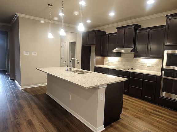 3rd image of 3206 Trinity Dr