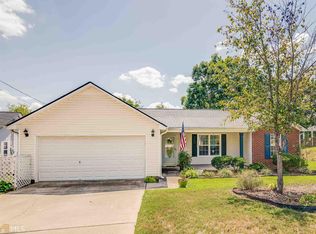 205 Waters Edge Dr, Locust Grove, GA 30248