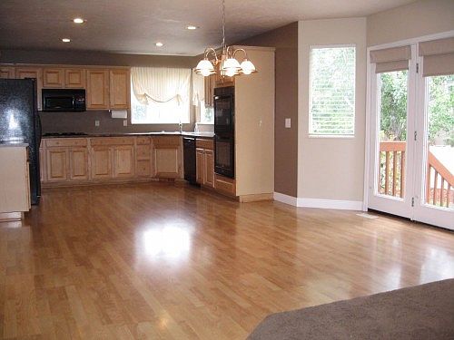 3rd image of 1533 W Dowry Ct