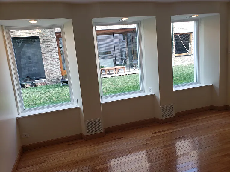 3452 N Hamlin Ave #1 — Photo 6