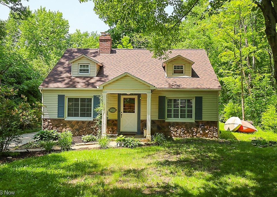 1st image of 17166 Park Dr