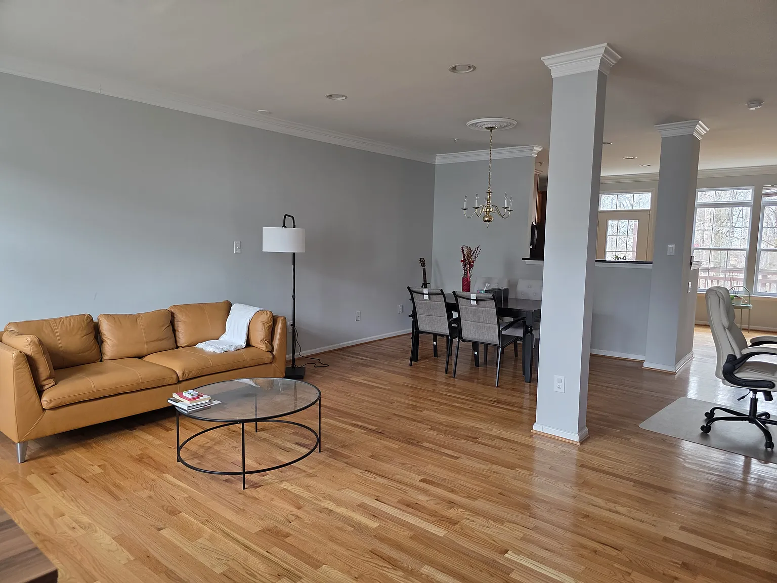 3 bed, 2.5 bath, 2126 sqft, $3,200 — Photo 4