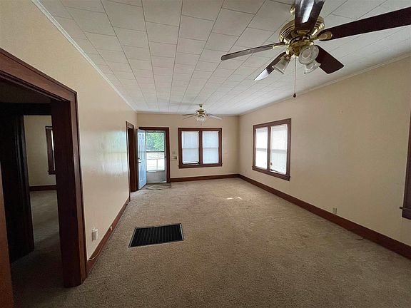 4th image of 425 W Lincoln Ave
