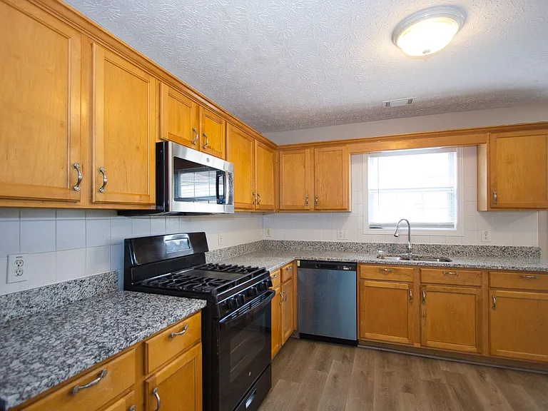 3292 Shady Valley Ct — Photo 18