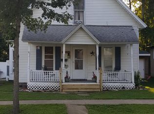 513 8th St, Three Rivers, MI 49093