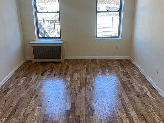 3rd image of 110 Highland Ave