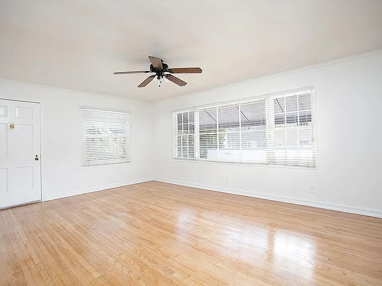 1238 23rd St — Photo 3