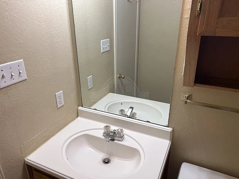 1905 Windward Dr — Photo 17
