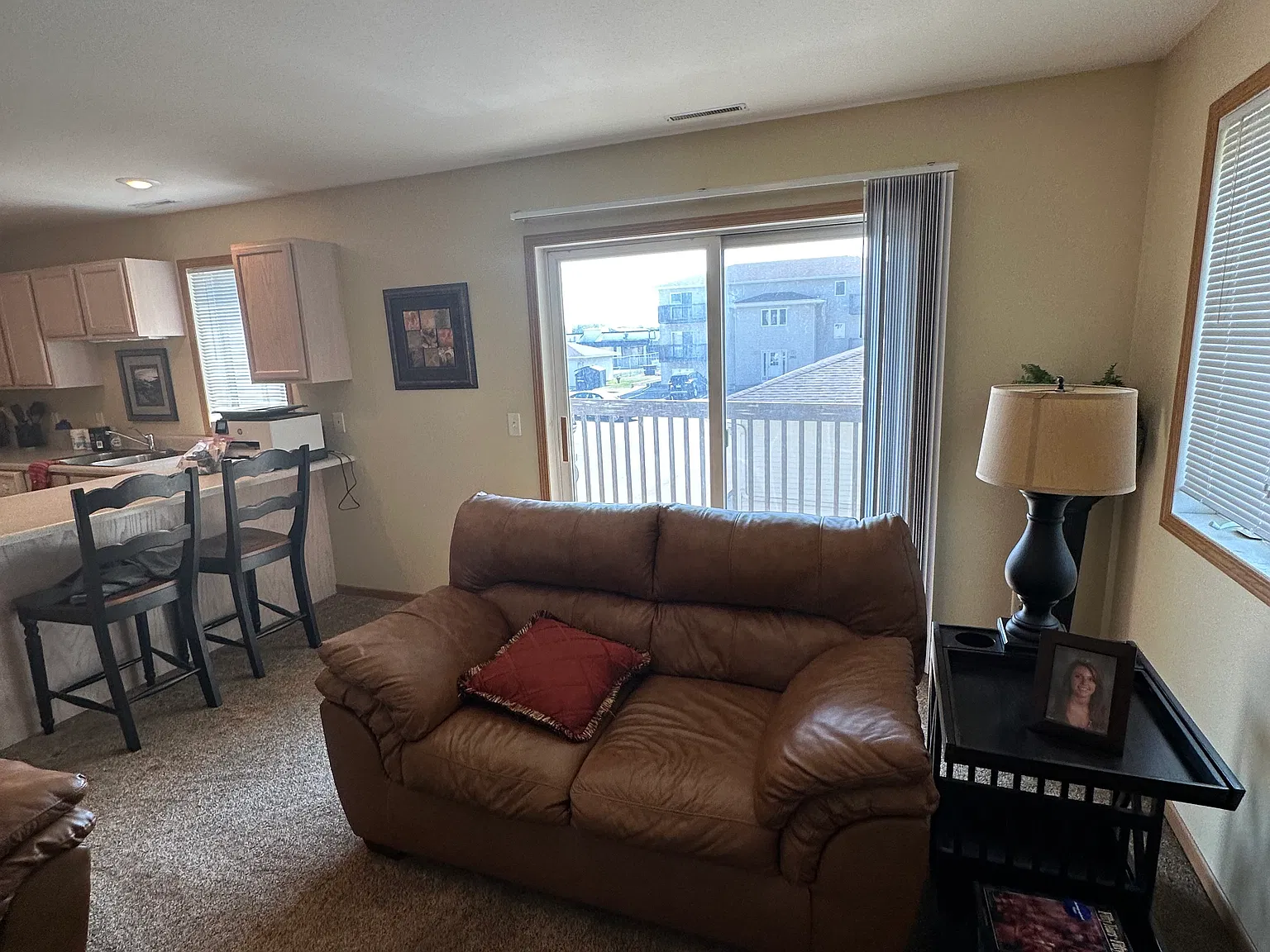 2 bed, 900 sqft, $1,400 — Photo 3