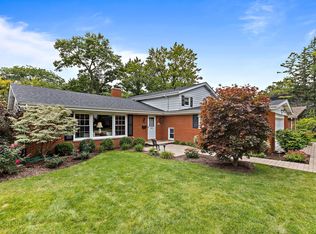 1545 Chapel Ct, Northbrook, IL 60062