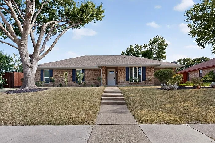 2200 Winona Dr — Photo 3