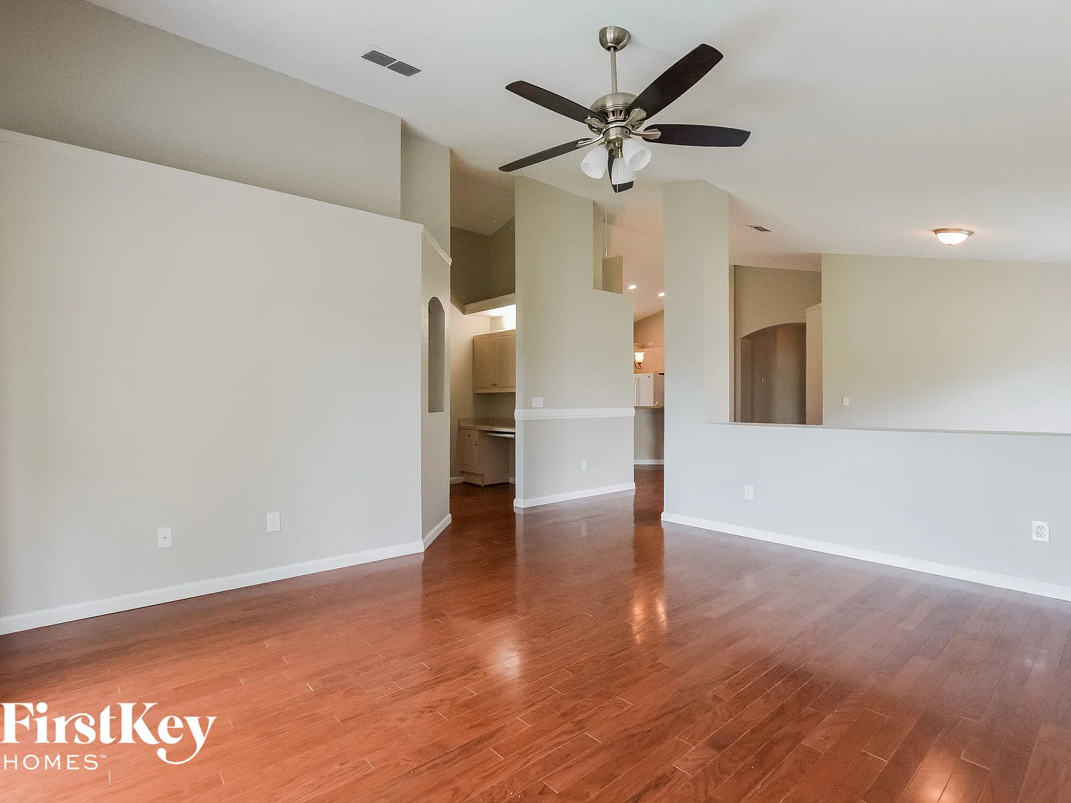 3 bed, 2.0 bath, 1894 sqft, $2,760 — Photo 3