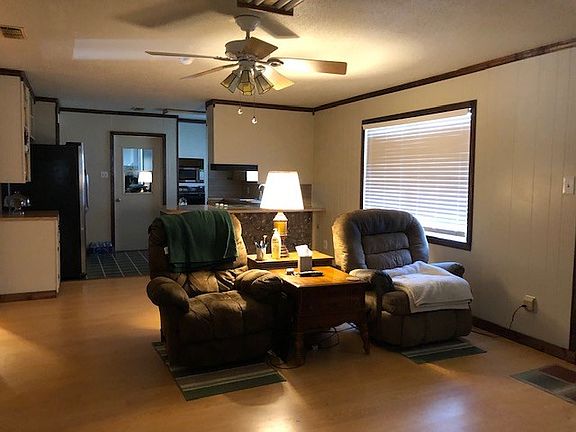 4th image of 301 Oakhurst Dr