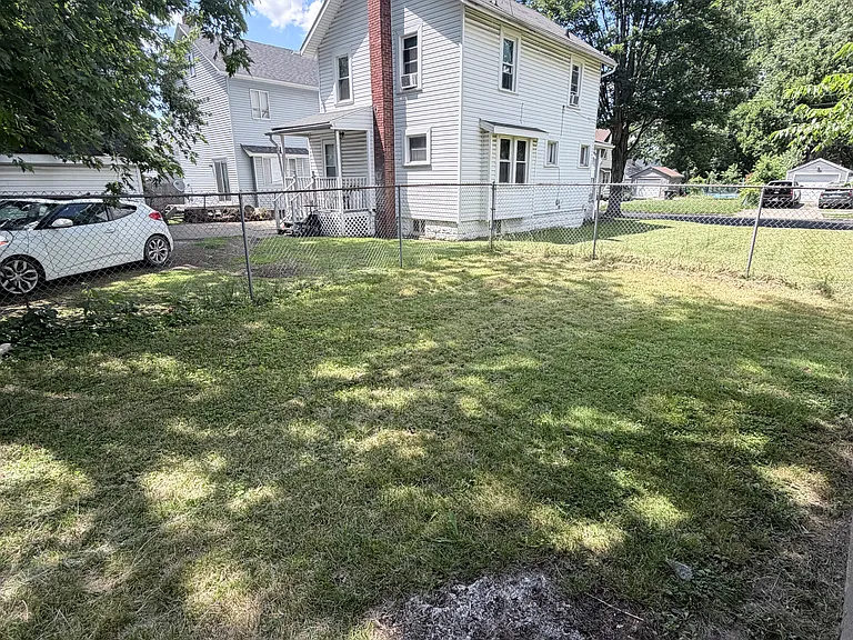 1056 Burkhardt Ave — Photo 24