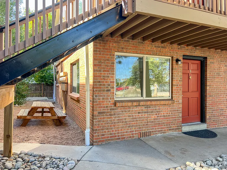 Quick access and rear Patio of wonderful unit 9