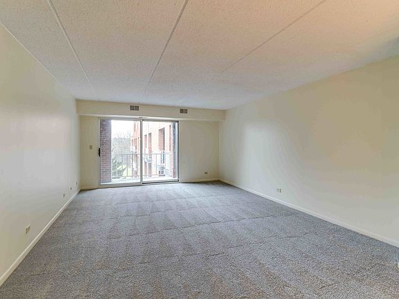 3rd image of 1450 Plymouth Ln APT 510