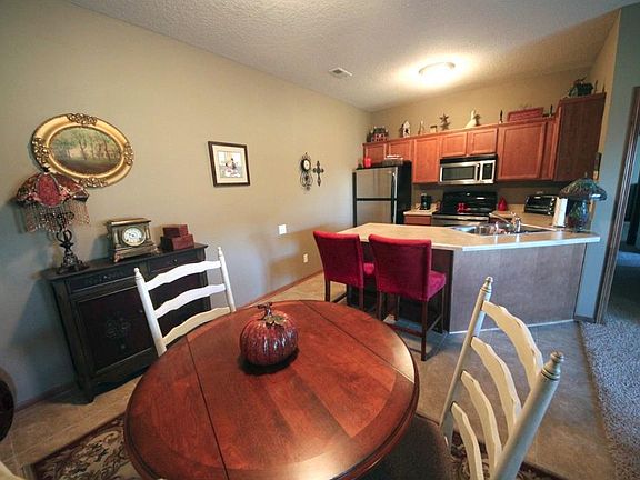 4th image of 2702 NE Oak Dr Unit 7