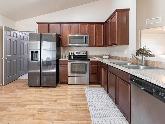 5th image of 4064 N Alester Ave