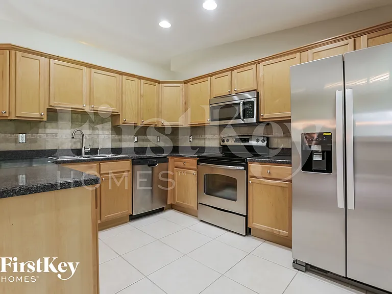 2463 Alesio Ave — Photo 6