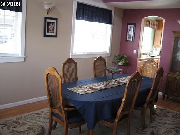 Formal Dining/Living