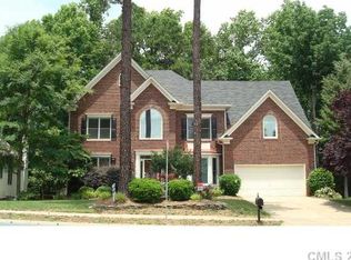 6203 Bells Mill Dr, Charlotte, NC 28269
